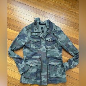 Camouflage Women's Jacket with hood- Design Lab- size small
